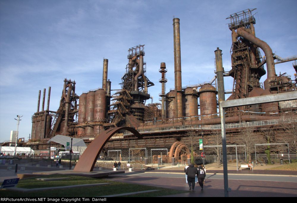 Street view of the mill.